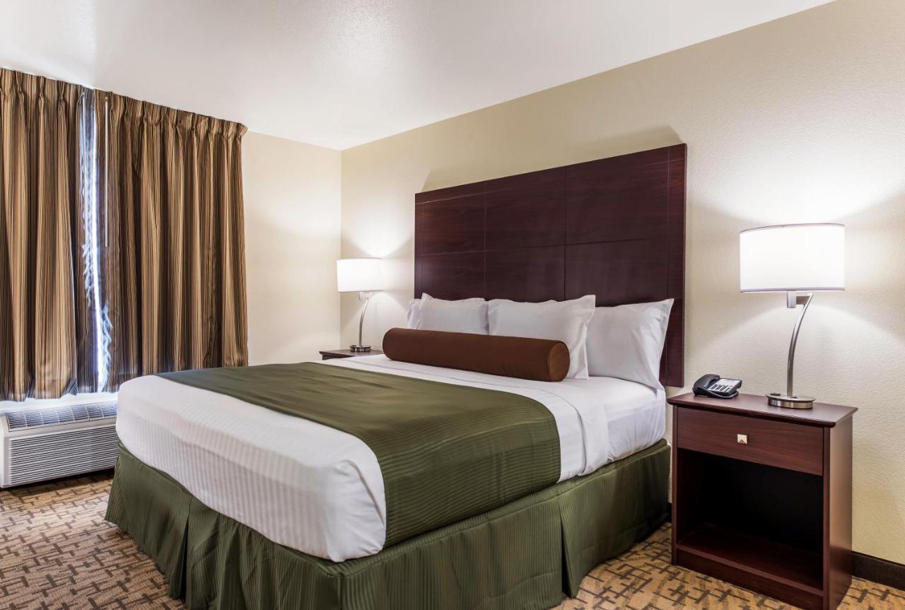 Cobblestone Hotel & Suites - Hutchinson Buitenkant foto