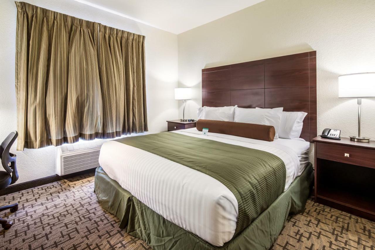 Cobblestone Hotel & Suites - Hutchinson Buitenkant foto
