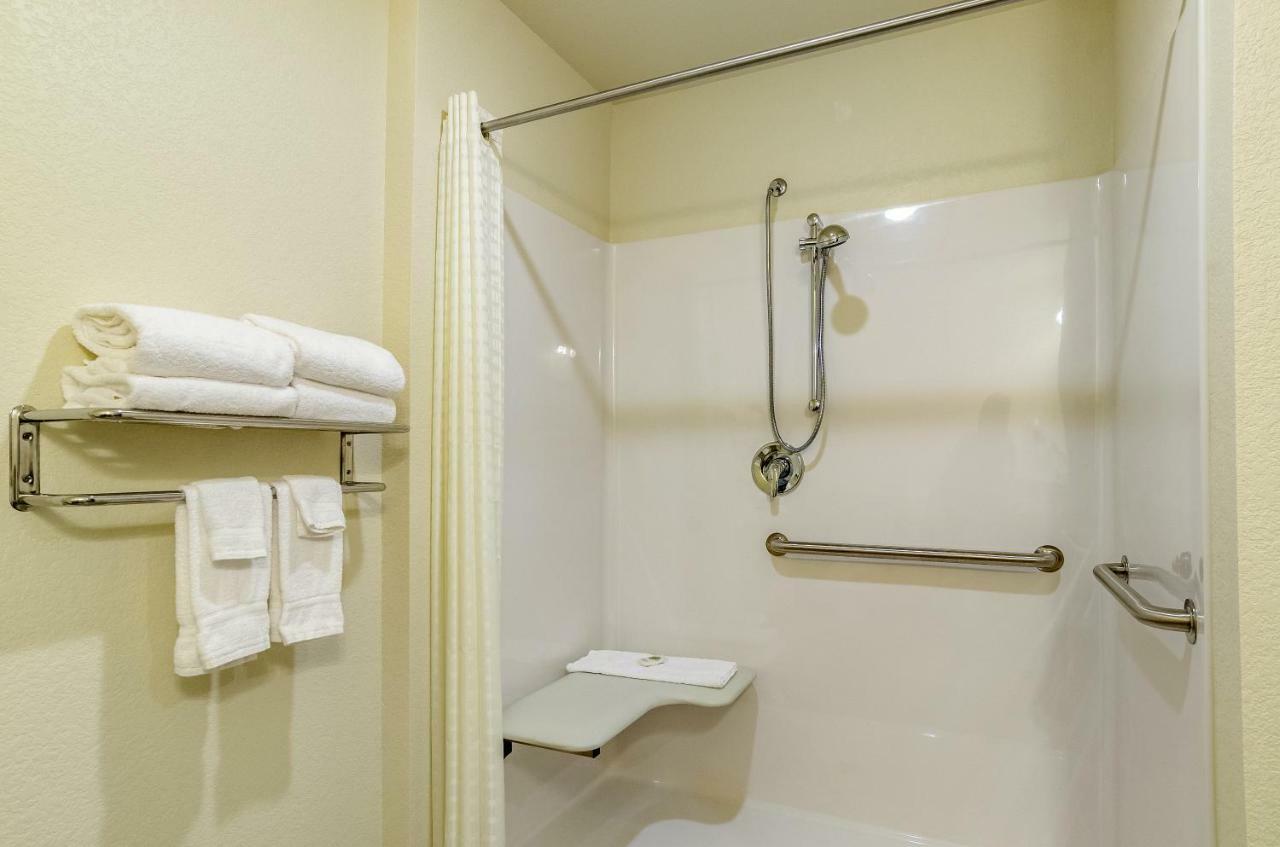 Cobblestone Hotel & Suites - Hutchinson Buitenkant foto